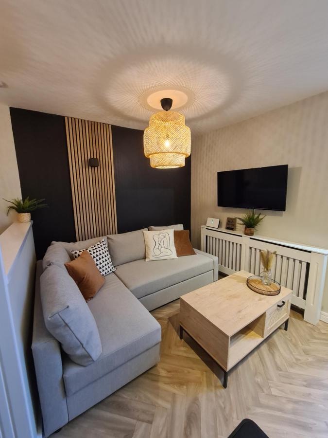 Modern 1 Bed Apartment Next To Beach And Golf Course Llanelli Esterno foto